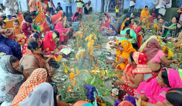 अंबेडकरनगर में श्रद्धा से मनाया गया ललई छठ, माताओं ने रखा संतान की दीर्घायु का व्रत